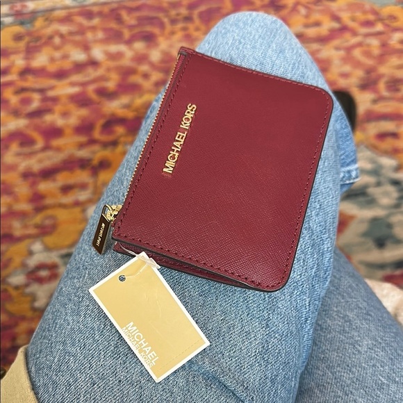 Michael Kors Jet Set Travel Burgundy Card Holder - Picture 3 of 7